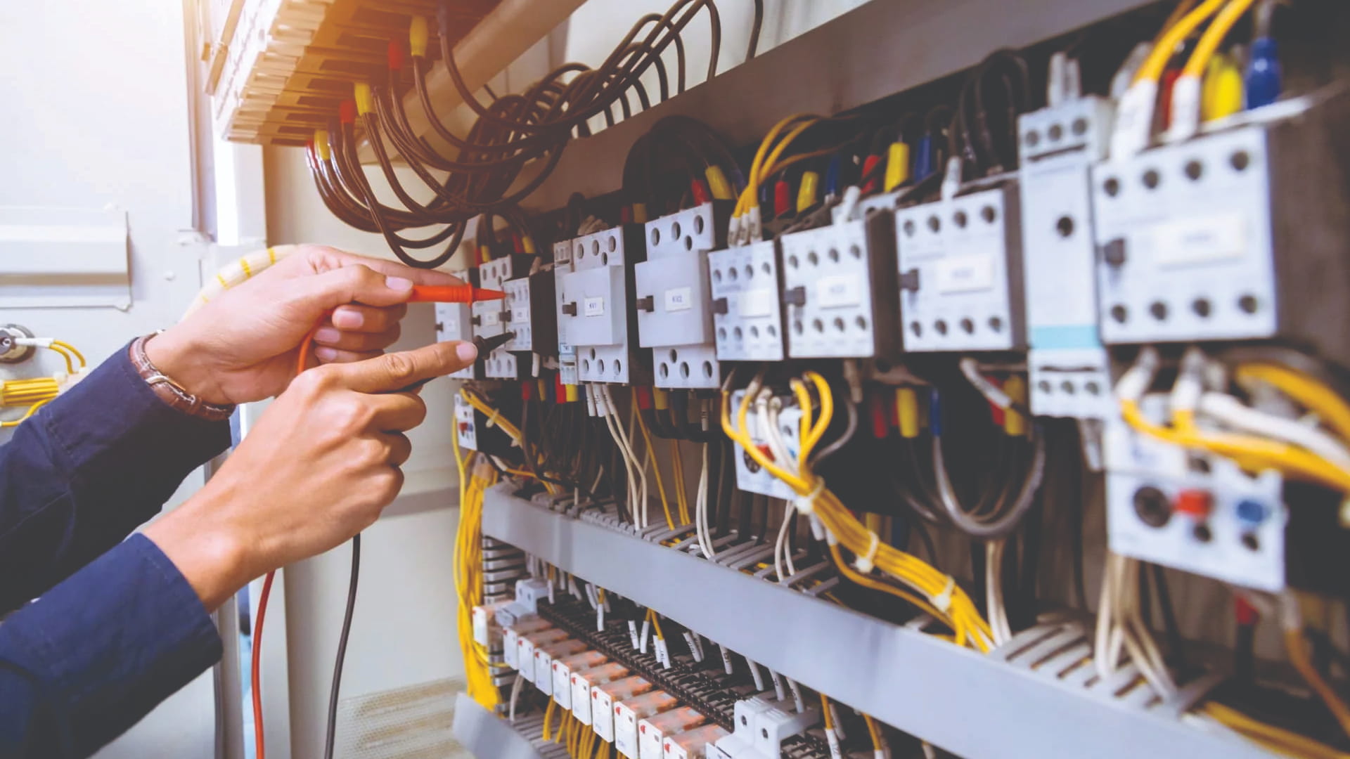 Elektrik şəbəkələri, avadanlıqları və ölçü işləri
